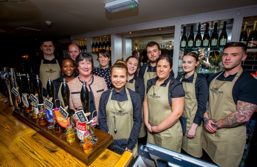 PAULINE LATHAM OBE MP OPENS NEWLY REFURBISHED ‘QUEENS HEAD’ PUB IN THE PICTURESQUE VILLAGE OF OCKBROOK