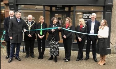 Pauline Latham OBE MP officially opening the new Belper Banking Hub